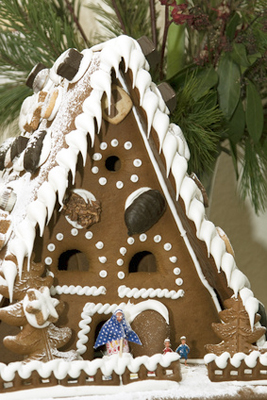 Lebkuchenhaus mit Rohkost