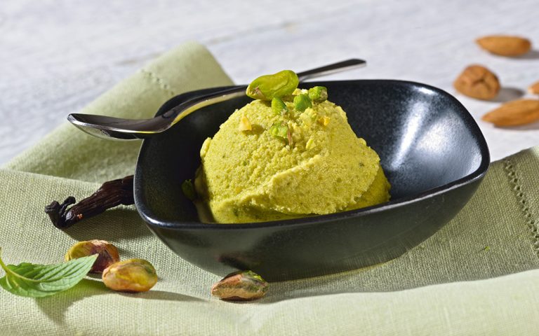 Veganes Eis in Rohkost Qualität: Pistazien-Eiscreme