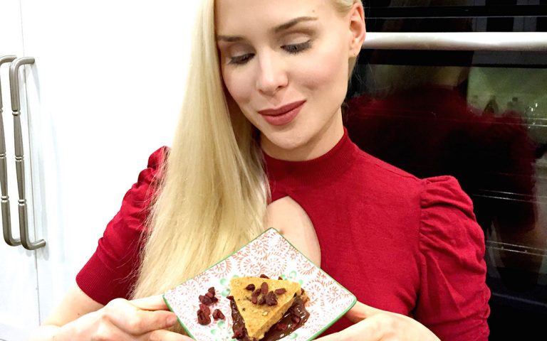 Herbst-Tipp von Ariane Sommer: Roh-köstliche Cashew-Ecken mit Schoko-Goji-Creme