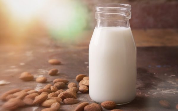 Abwechslung garantiert: Vegane Milchalternativen zuhause herstellen