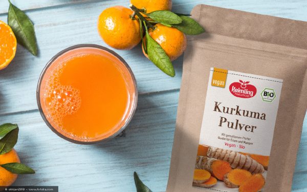 Saft mit Kurkuma und Orangen